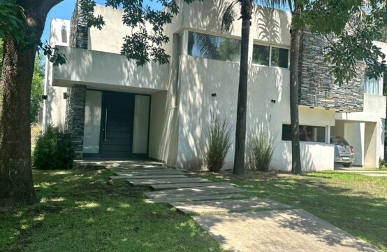 ALQUILER CASA DE DOS DORMITORIOS EN BARRIO CERRADO SANTA ANA