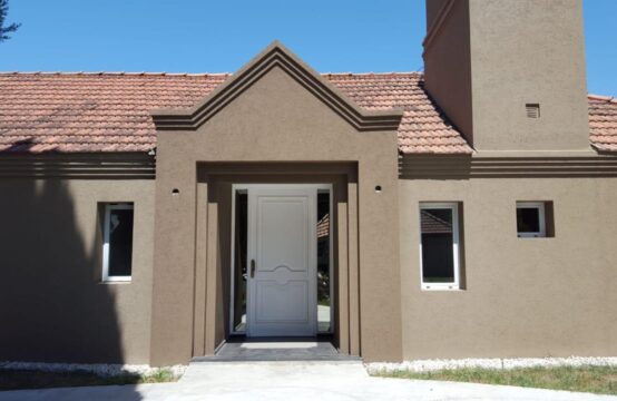 ALQUILER CASA DE CUATRO DORMITORIOS COUNTRY CLUB BANCO PROVINCIA