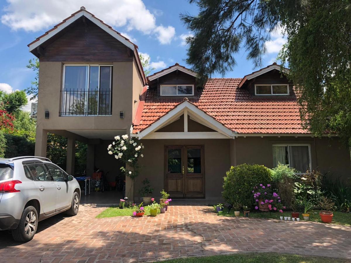 Venta Casa de Cinco Dormitorios Haras Marias Elena