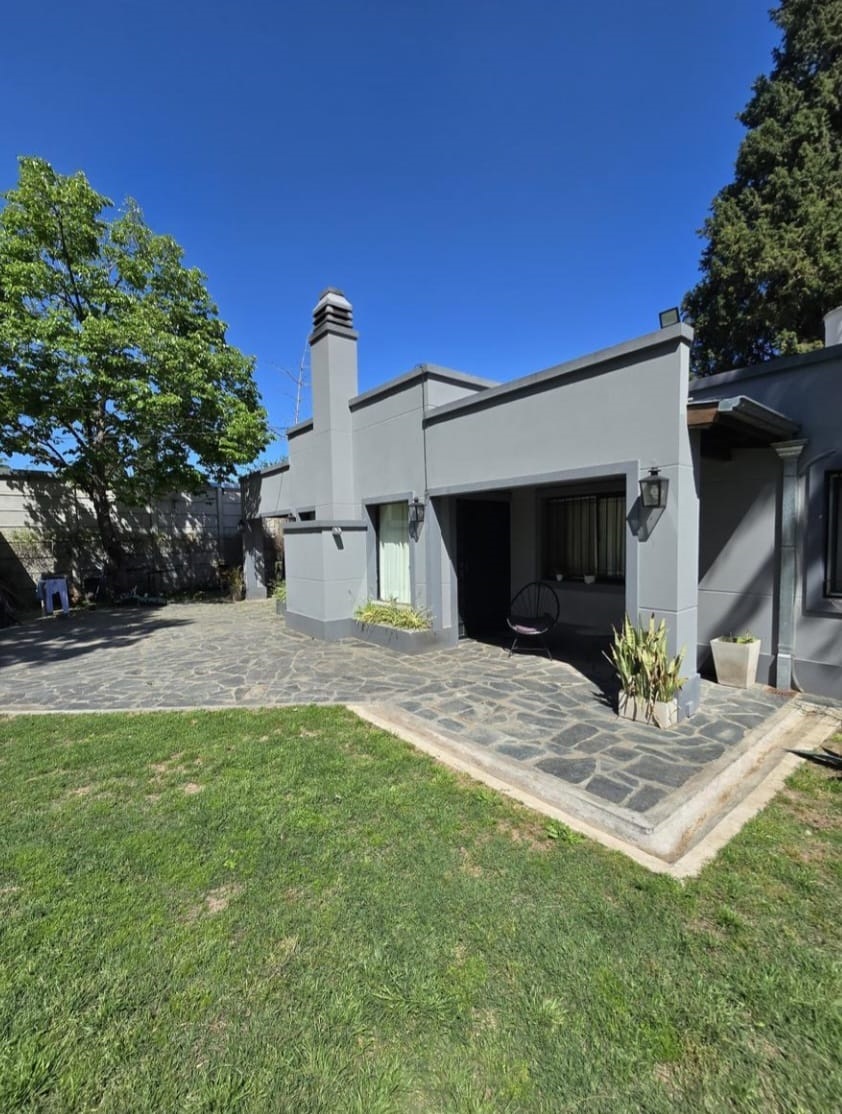 ESPECTACULAR VENTA CASA DE TRES DORMITORIOS EN PARQUE  LELOIR