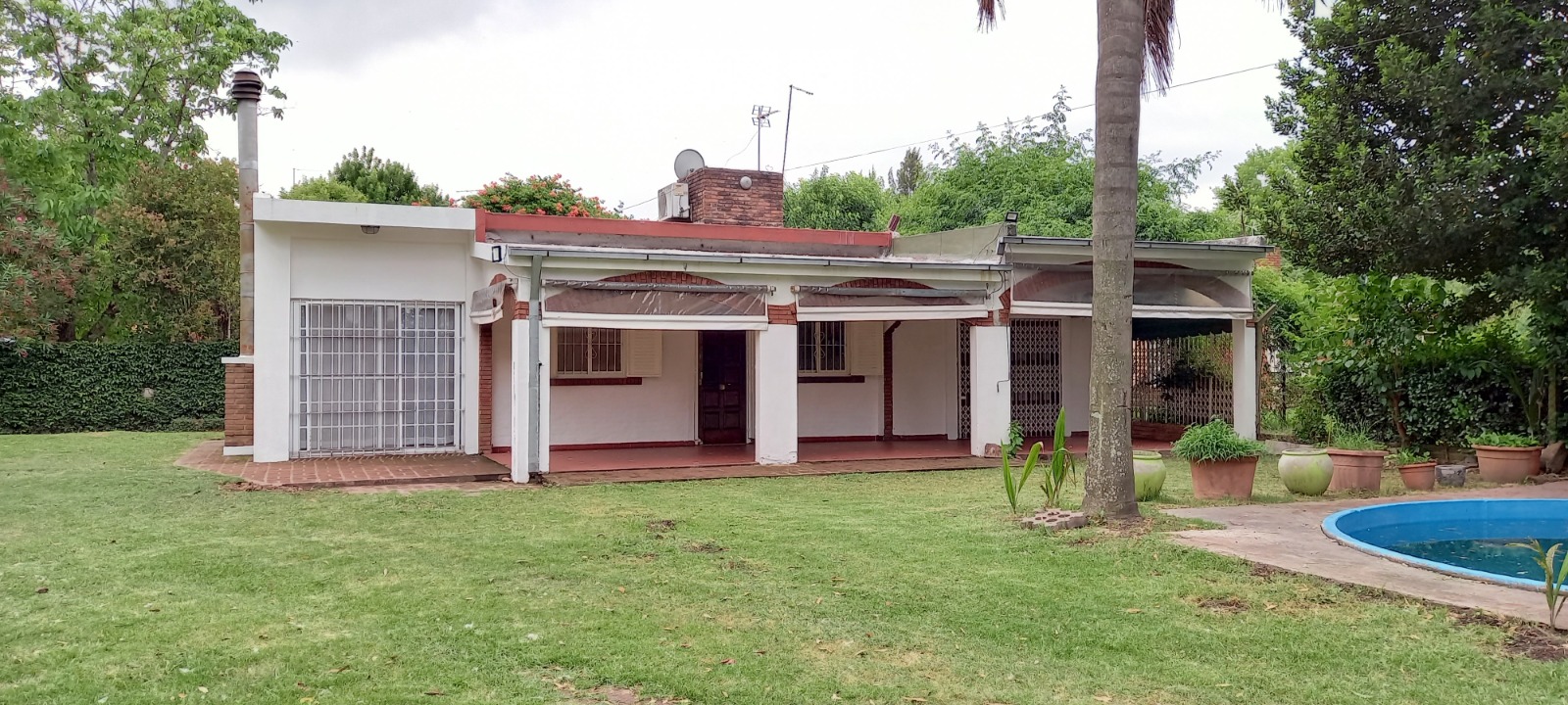 VENTA CASA DE DOS DORMITORIOS EN VICTORINO DE LA PLAZA LA REJA