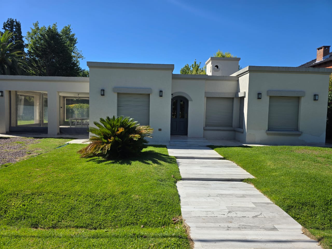 VENTA CASA DE CUATRO DORMITORIOS COUNTRY CLUB BANCO PROVINCIA