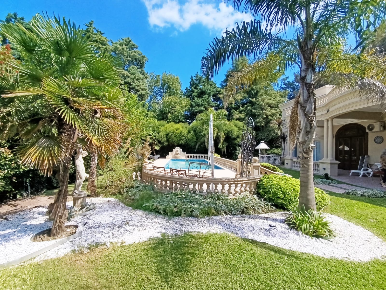 VENTA CASA DE CUATRO DORMITORIOS EN CLUB DE CAMPO SAN DIEGO