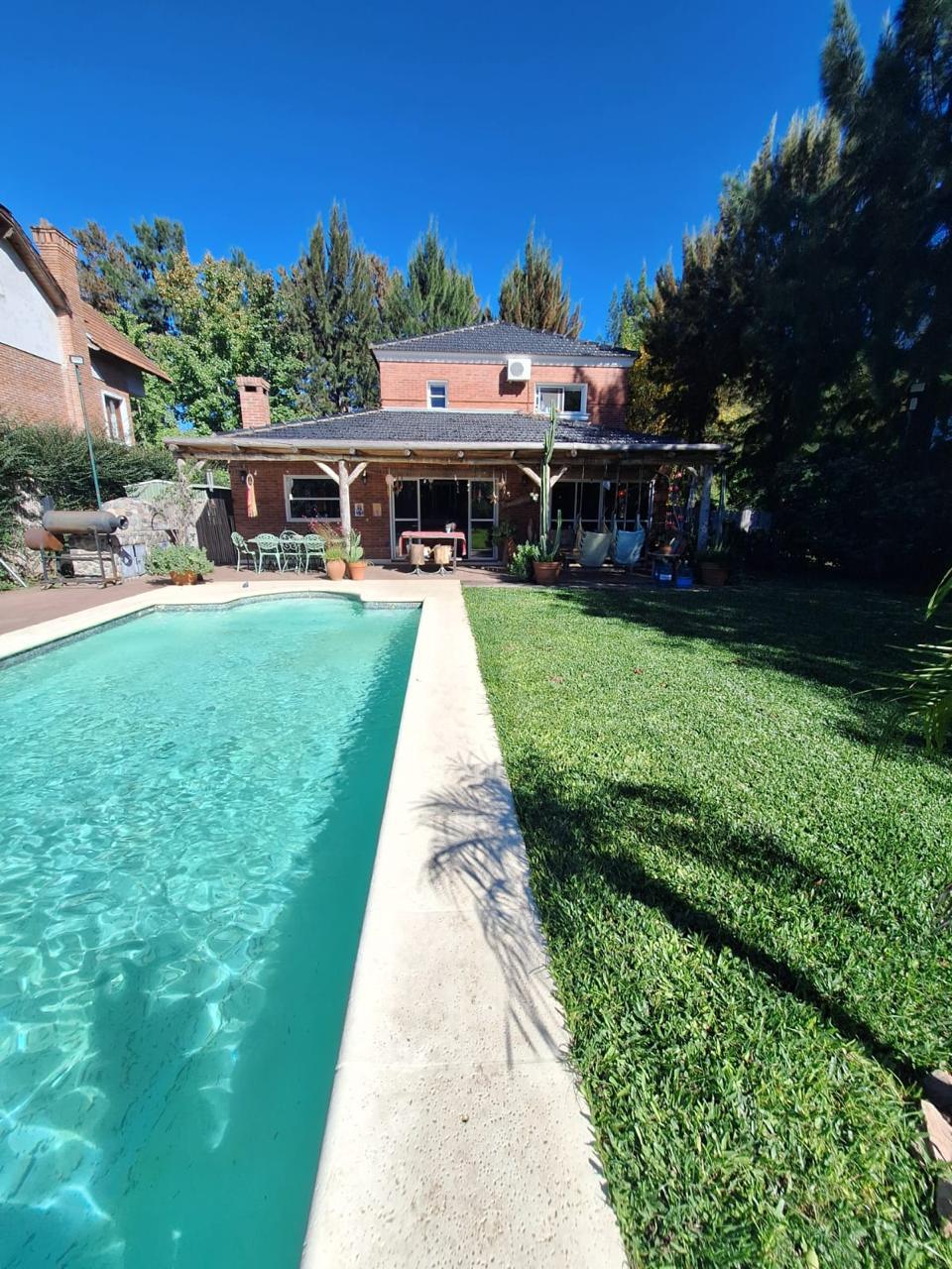 ALQUILER CASA DE CUATRO DORMITORIOS EN CLUB DE CAMPO PILAR DEL LAGO